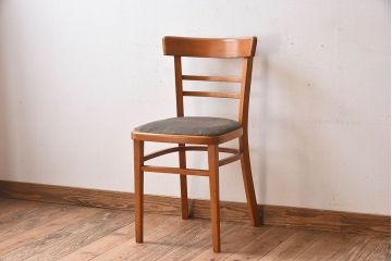 アンティーク家具　イギリスアンティーク　滑らかな木肌が魅力のブナ材製クッションチェア(椅子)(1)