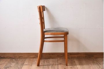 アンティーク家具　イギリスアンティーク　滑らかな木肌が魅力のブナ材製クッションチェア(椅子)(1)