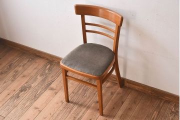 アンティーク家具　イギリスアンティーク　滑らかな木肌が魅力のブナ材製クッションチェア(椅子)(1)