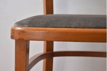 アンティーク家具　イギリスアンティーク　滑らかな木肌が魅力のブナ材製クッションチェア(椅子)(1)