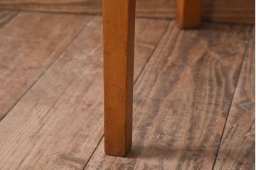 アンティーク家具　イギリスアンティーク　滑らかな木肌が魅力のブナ材製クッションチェア(椅子)(1)