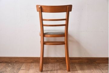 アンティーク家具　イギリスアンティーク　滑らかな木肌が魅力のブナ材製クッションチェア(椅子)(1)