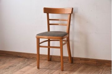 アンティーク家具　イギリスアンティーク　滑らかな木肌が魅力のブナ材製クッションチェア(椅子)(2)