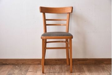 アンティーク家具　イギリスアンティーク　滑らかな木肌が魅力のブナ材製クッションチェア(椅子)(2)