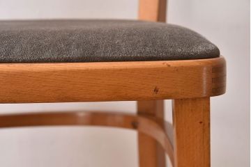 アンティーク家具　イギリスアンティーク　滑らかな木肌が魅力のブナ材製クッションチェア(椅子)(2)