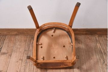 アンティーク家具　イギリスアンティーク　滑らかな木肌が魅力のブナ材製クッションチェア(椅子)(2)