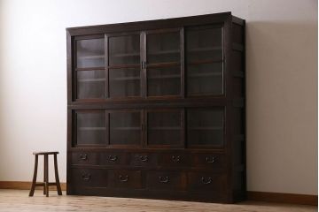 アンティーク家具　和製アンティーク　前面檜材　四枚引き戸の重ね戸棚(収納棚)