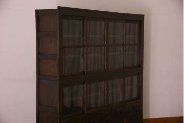 アンティーク家具　和製アンティーク　前面檜材　四枚引き戸の重ね戸棚(収納棚)