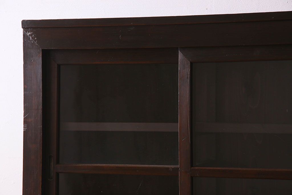 アンティーク家具　和製アンティーク　前面檜材　四枚引き戸の重ね戸棚(収納棚)