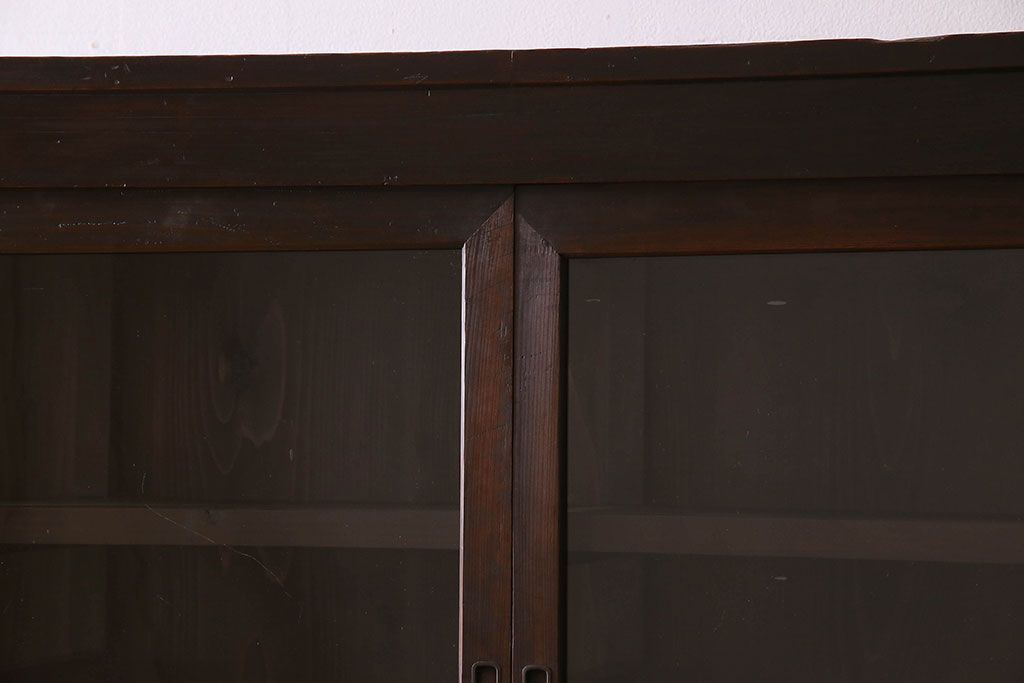 アンティーク家具　和製アンティーク　前面檜材　四枚引き戸の重ね戸棚(収納棚)