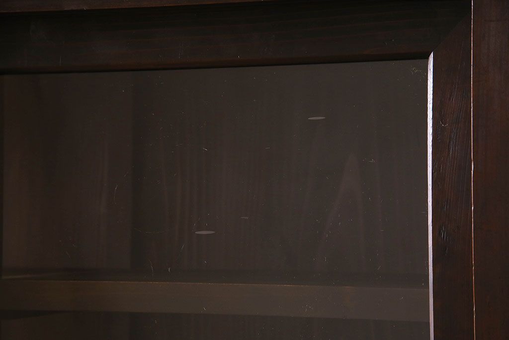 アンティーク家具　和製アンティーク　前面檜材　四枚引き戸の重ね戸棚(収納棚)