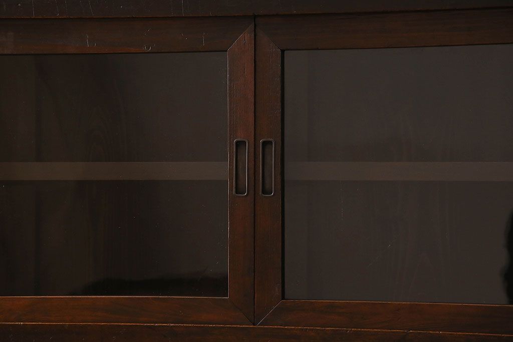 アンティーク家具　和製アンティーク　前面檜材　四枚引き戸の重ね戸棚(収納棚)