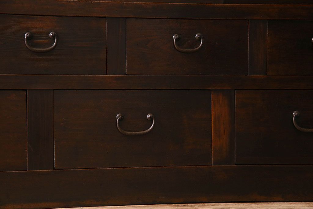 アンティーク家具　和製アンティーク　前面檜材　四枚引き戸の重ね戸棚(収納棚)