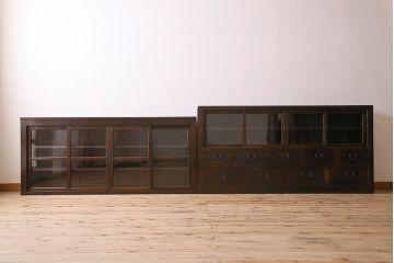 アンティーク家具　和製アンティーク　前面檜材　四枚引き戸の重ね戸棚(収納棚)