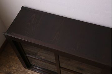 アンティーク家具　和製アンティーク　前面檜材　四枚引き戸の重ね戸棚(収納棚)