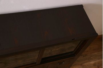 アンティーク家具　和製アンティーク　前面檜材　四枚引き戸の重ね戸棚(収納棚)