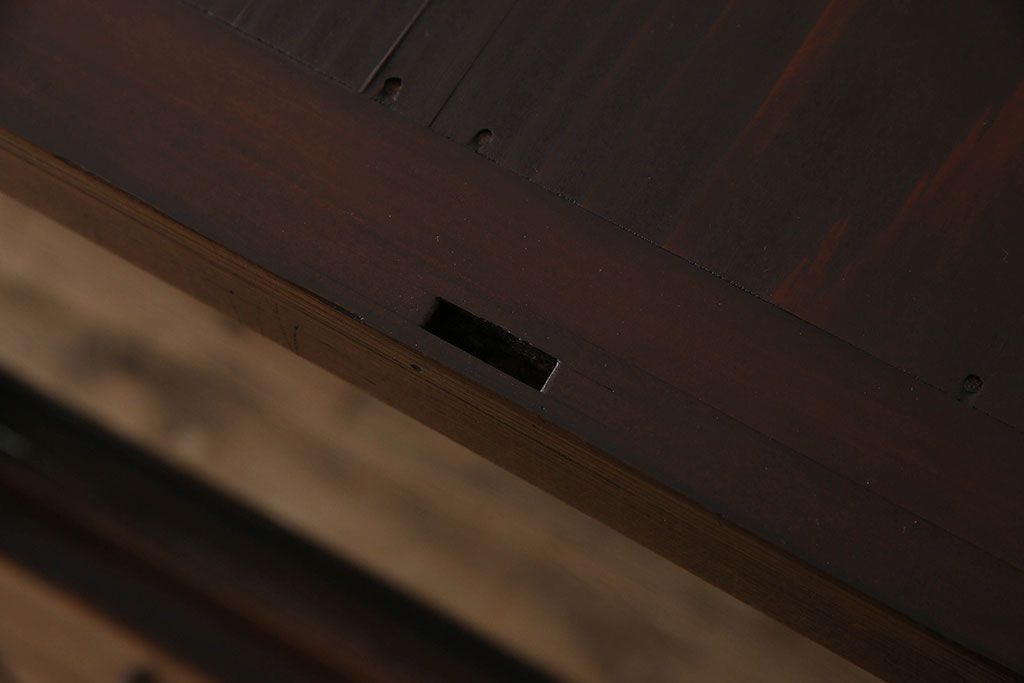 アンティーク家具　和製アンティーク　前面檜材　四枚引き戸の重ね戸棚(収納棚)