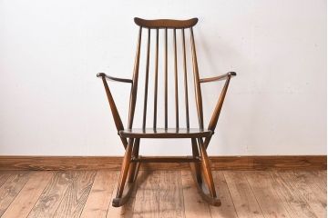 イギリスブランド家具　ERCOL(アーコール)のアンティークロッキングチェア
