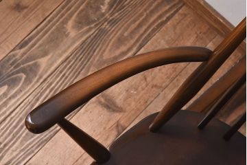 イギリスブランド家具　ERCOL(アーコール)のアンティークロッキングチェア