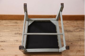 アンティーク家具　オーク材　さわやかなペイントカラーのアンティークチェア(1)