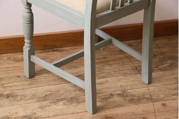 アンティーク家具　オーク材　さわやかなペイントカラーのアンティークチェア(1)