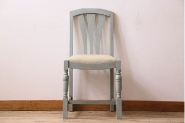 アンティーク家具　オーク材　さわやかなペイントカラーのアンティークチェア(2)