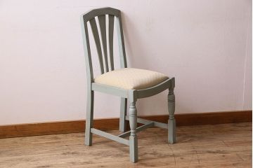 アンティーク家具　オーク材　さわやかなペイントカラーのアンティークチェア(2)