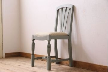 アンティーク家具　オーク材　さわやかなペイントカラーのアンティークチェア(2)