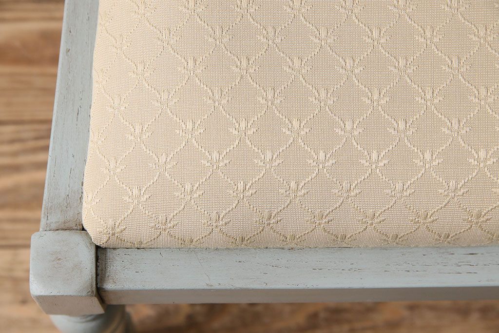 アンティーク家具　オーク材　さわやかなペイントカラーのアンティークチェア(2)