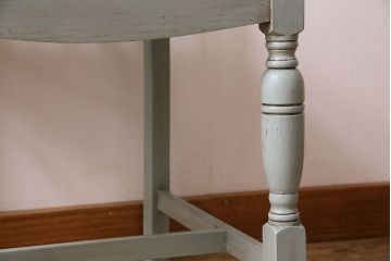アンティーク家具　オーク材　さわやかなペイントカラーのアンティークチェア(2)