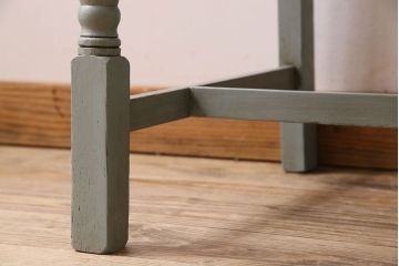 アンティーク家具　オーク材　さわやかなペイントカラーのアンティークチェア(2)