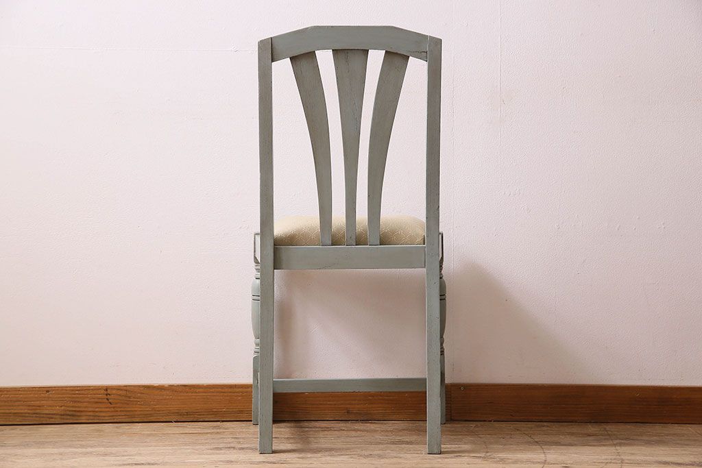 アンティーク家具　オーク材　さわやかなペイントカラーのアンティークチェア(2)