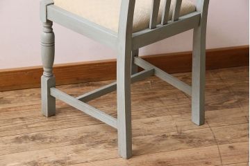 アンティーク家具　オーク材　さわやかなペイントカラーのアンティークチェア(2)