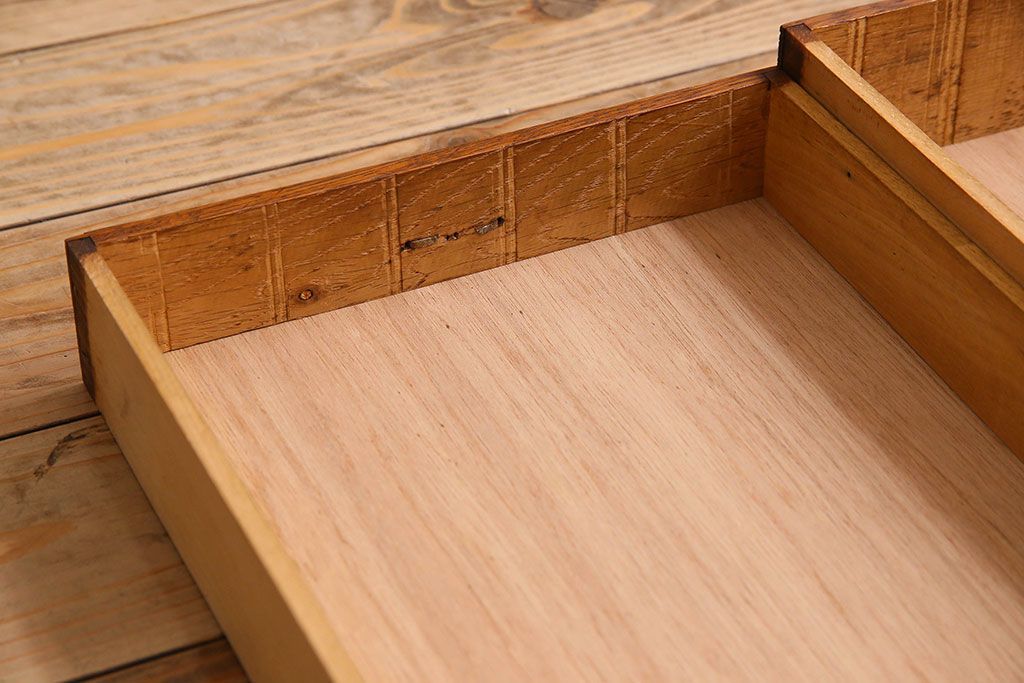 レトロ家具　昭和期　ナラ材製　レトロな小引き出し