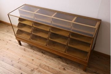 アンティーク家具　1960年頃　イギリスアンティーク　おしゃれなシャツケース(ガラスケース、ショーケース)