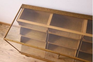 アンティーク家具　1960年頃　イギリスアンティーク　おしゃれなシャツケース(ガラスケース、ショーケース)
