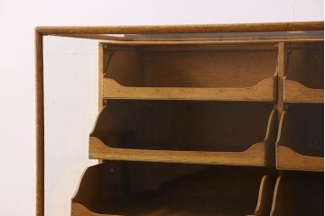 アンティーク家具　1960年頃　イギリスアンティーク　おしゃれなシャツケース(ガラスケース、ショーケース)
