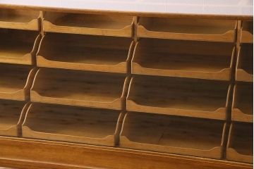 アンティーク家具　1960年頃　イギリスアンティーク　おしゃれなシャツケース(ガラスケース、ショーケース)