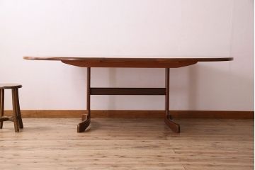 ヴィンテージ家具　北欧ビンテージ　G-PLAN(ジープラン) ウォールナット材製　シンプルなエクステンションテーブル(2)