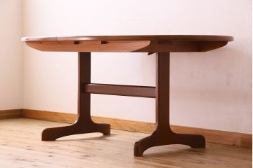 ヴィンテージ家具　北欧ビンテージ　G-PLAN(ジープラン) ウォールナット材製　シンプルなエクステンションテーブル(2)