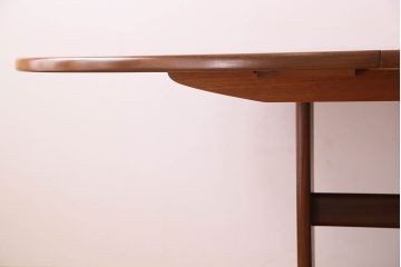 ヴィンテージ家具　北欧ビンテージ　G-PLAN(ジープラン) ウォールナット材製　シンプルなエクステンションテーブル(2)