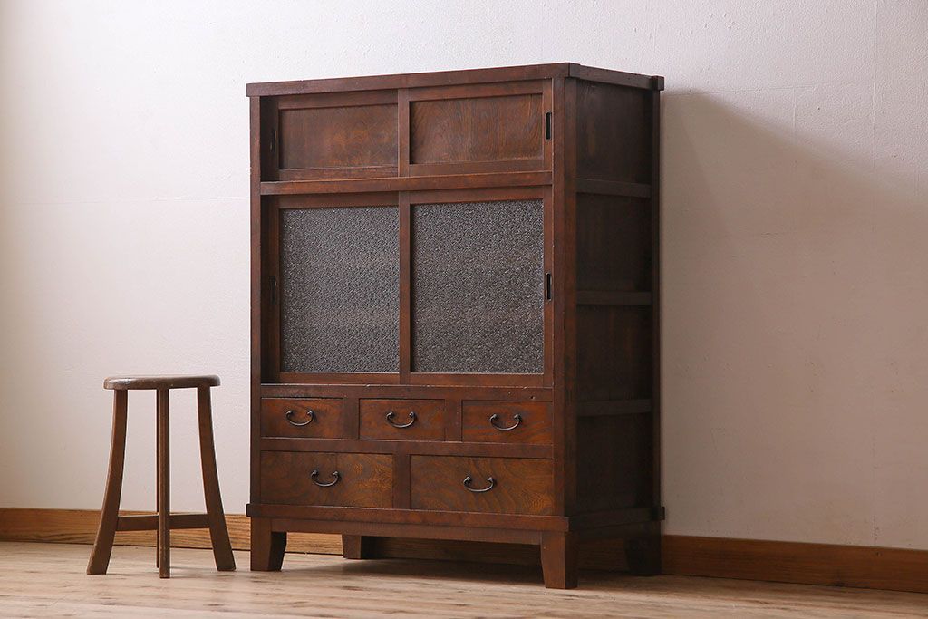 アンティーク家具　和製アンティーク　人気のダイヤガラス入り収納棚(戸棚、食器棚)