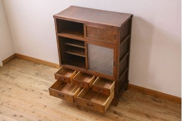 アンティーク家具　和製アンティーク　人気のダイヤガラス入り収納棚(戸棚、食器棚)