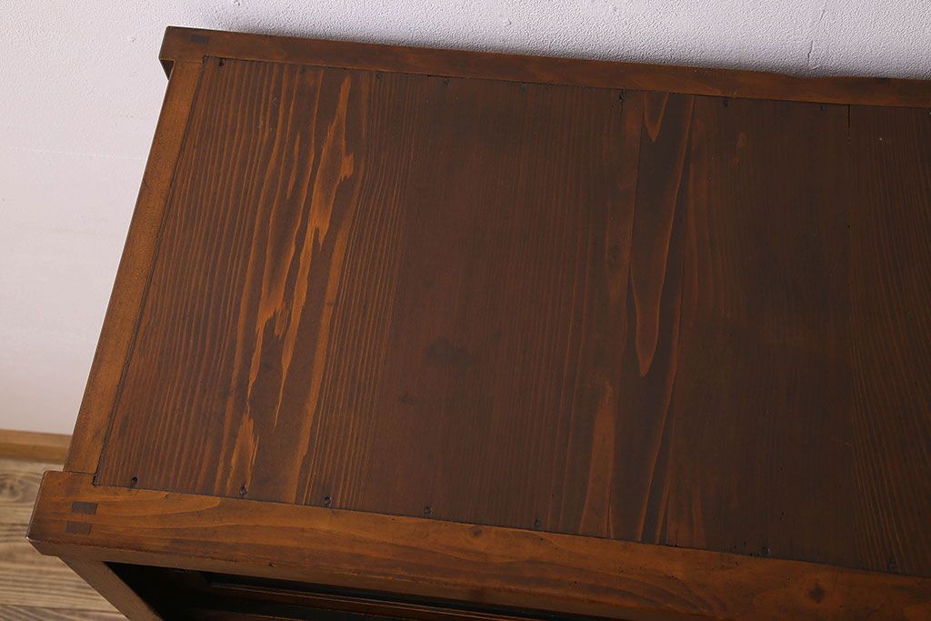 アンティーク家具　和製アンティーク　人気のダイヤガラス入り収納棚(戸棚、食器棚)