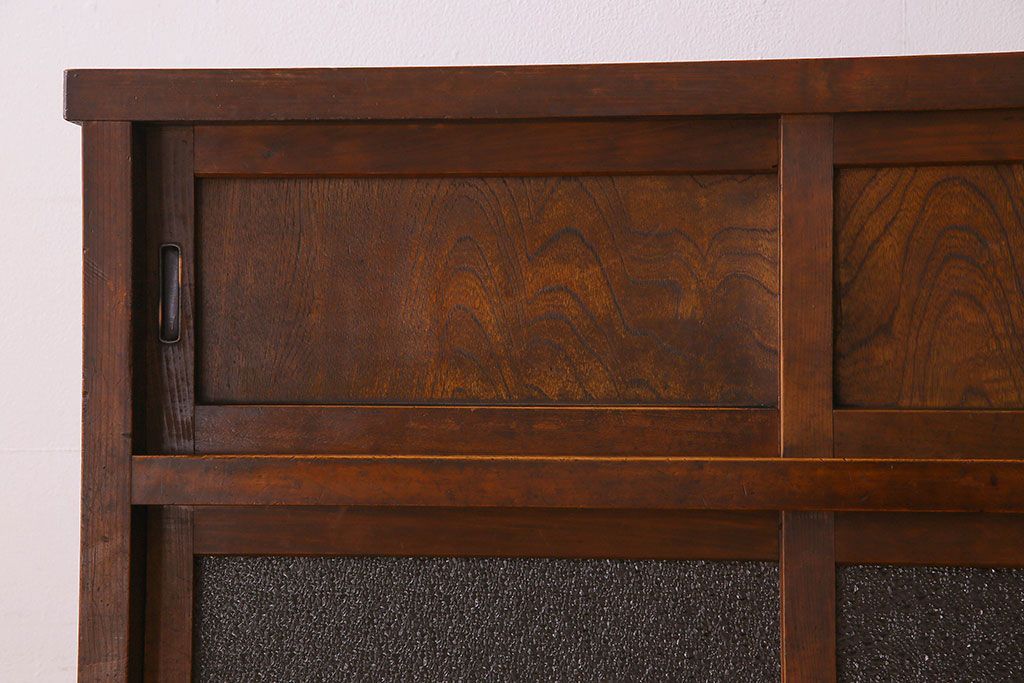 アンティーク家具　和製アンティーク　人気のダイヤガラス入り収納棚(戸棚、食器棚)