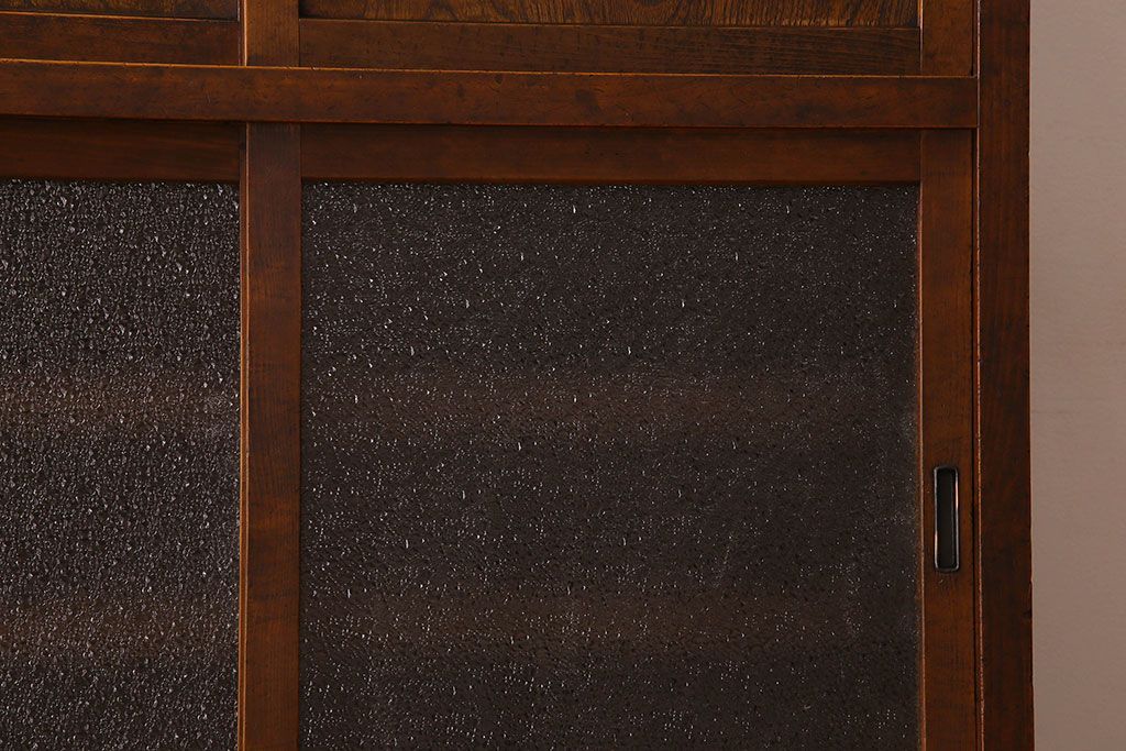 アンティーク家具　和製アンティーク　人気のダイヤガラス入り収納棚(戸棚、食器棚)