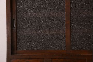 アンティーク家具　和製アンティーク　人気のダイヤガラス入り収納棚(戸棚、食器棚)