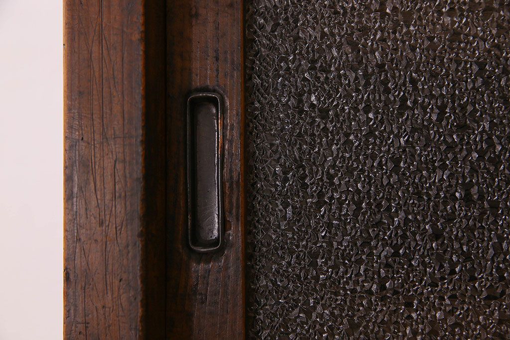 アンティーク家具　和製アンティーク　人気のダイヤガラス入り収納棚(戸棚、食器棚)