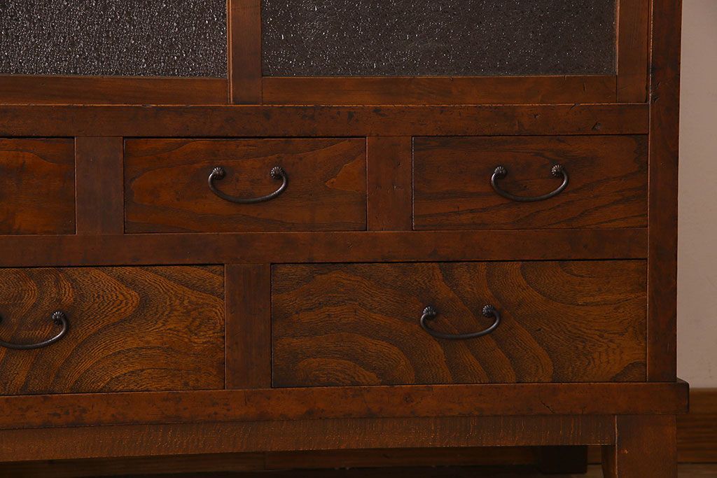 アンティーク家具　和製アンティーク　人気のダイヤガラス入り収納棚(戸棚、食器棚)