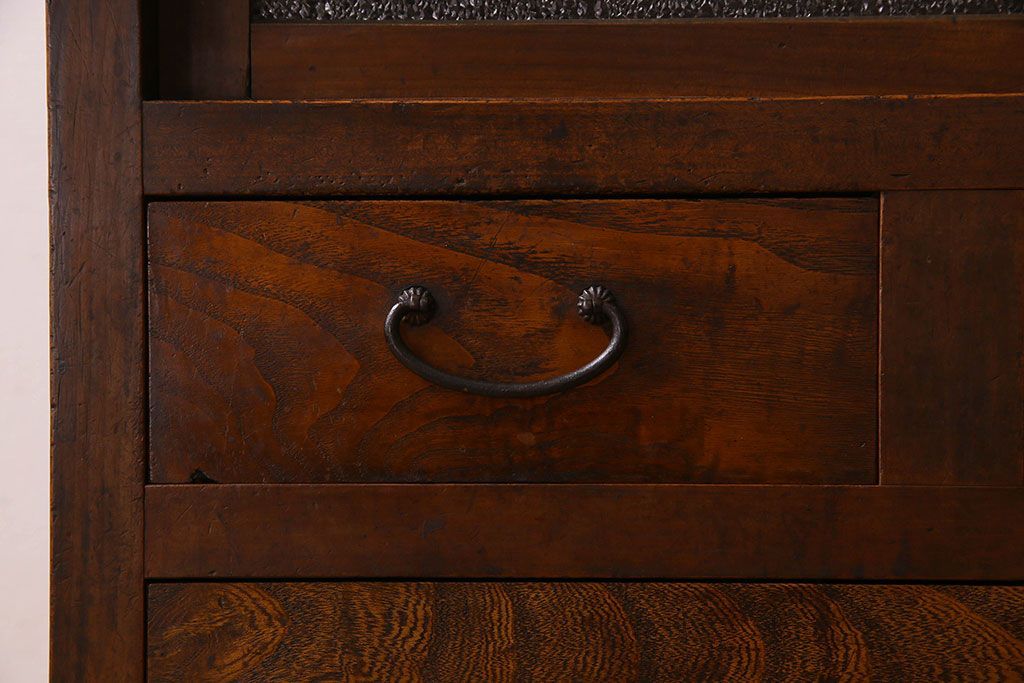 アンティーク家具　和製アンティーク　人気のダイヤガラス入り収納棚(戸棚、食器棚)